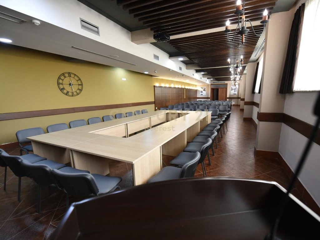 Farke, hotel per qira