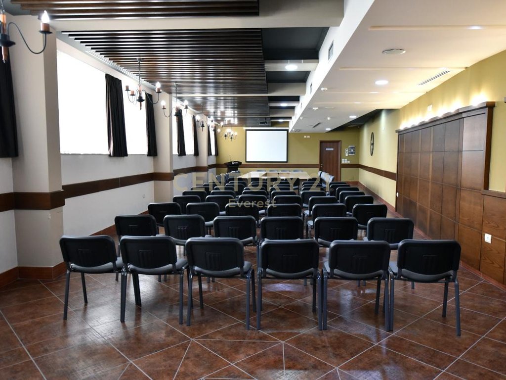 Farke, hotel per qira