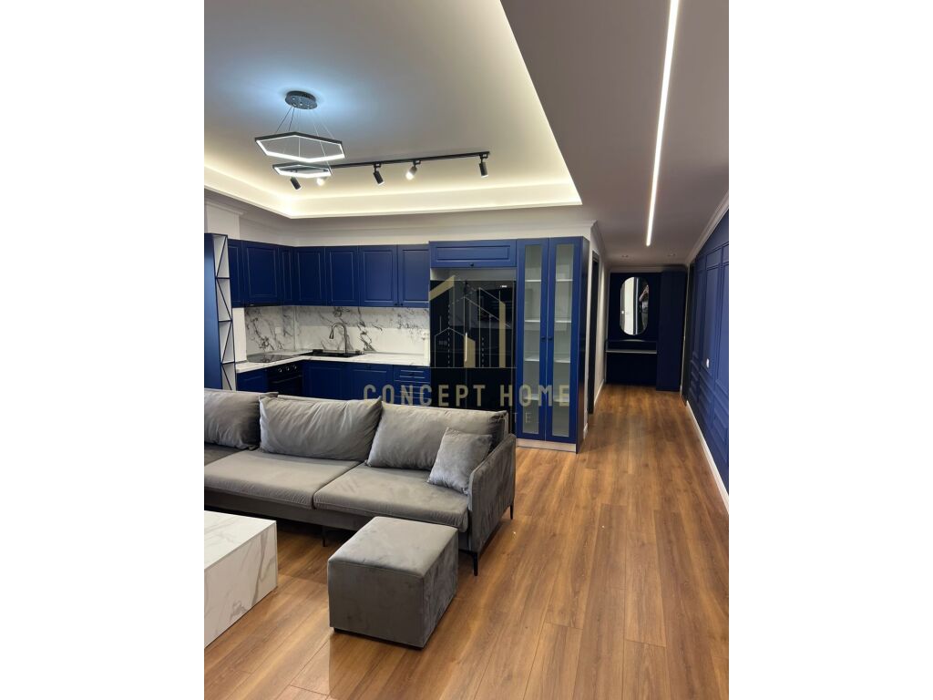 Penthouse zum verkauf am shkembi i kavajes