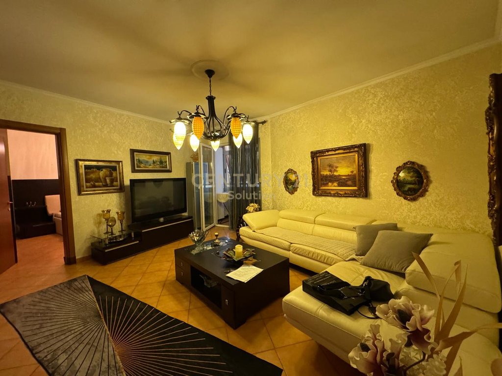Jepet me qera apartament 1+1 tek air albania!