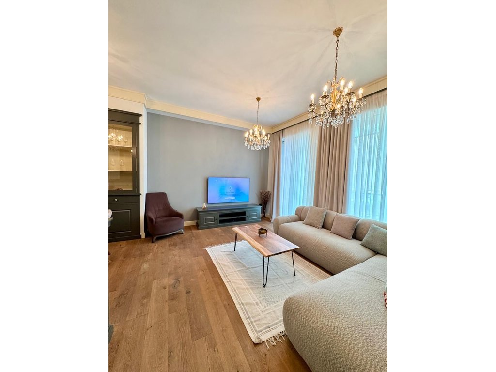 Jepet me qera apartament 1+1 tek air albania!