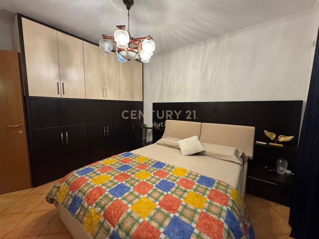 Jepet me qera apartament 1+1 tek air albania!
