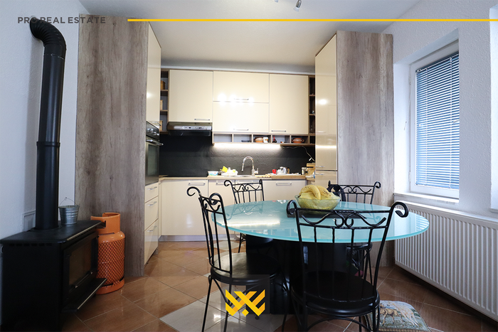 Shtëpi 440m² me #qira në lagjen e muhaxherëve