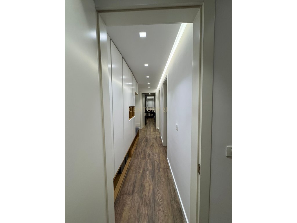 À vendre, appartement 2+1, brylli