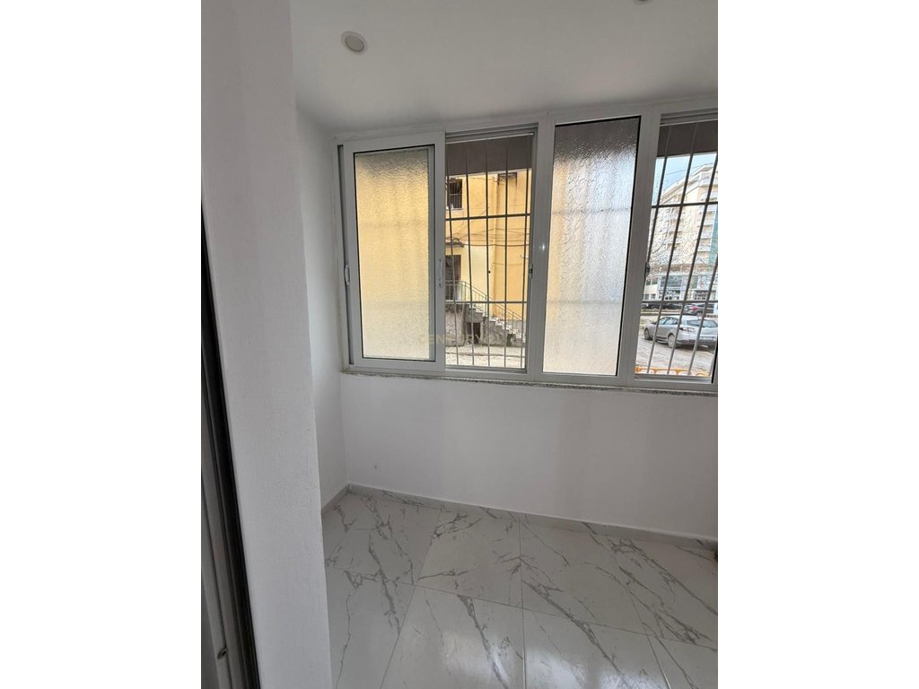 Appartamento 1+1 in affitto presso “Tregu I Orizit”, vlore