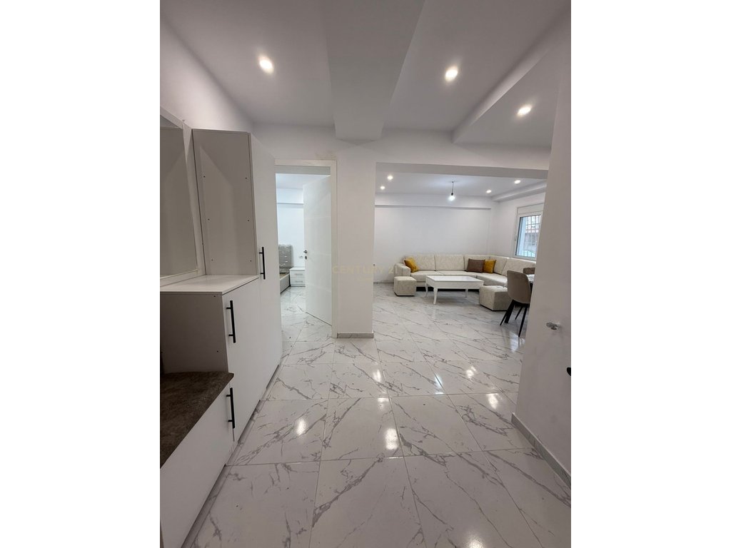 Appartamento 1+1 in affitto presso “Tregu I Orizit”, vlore