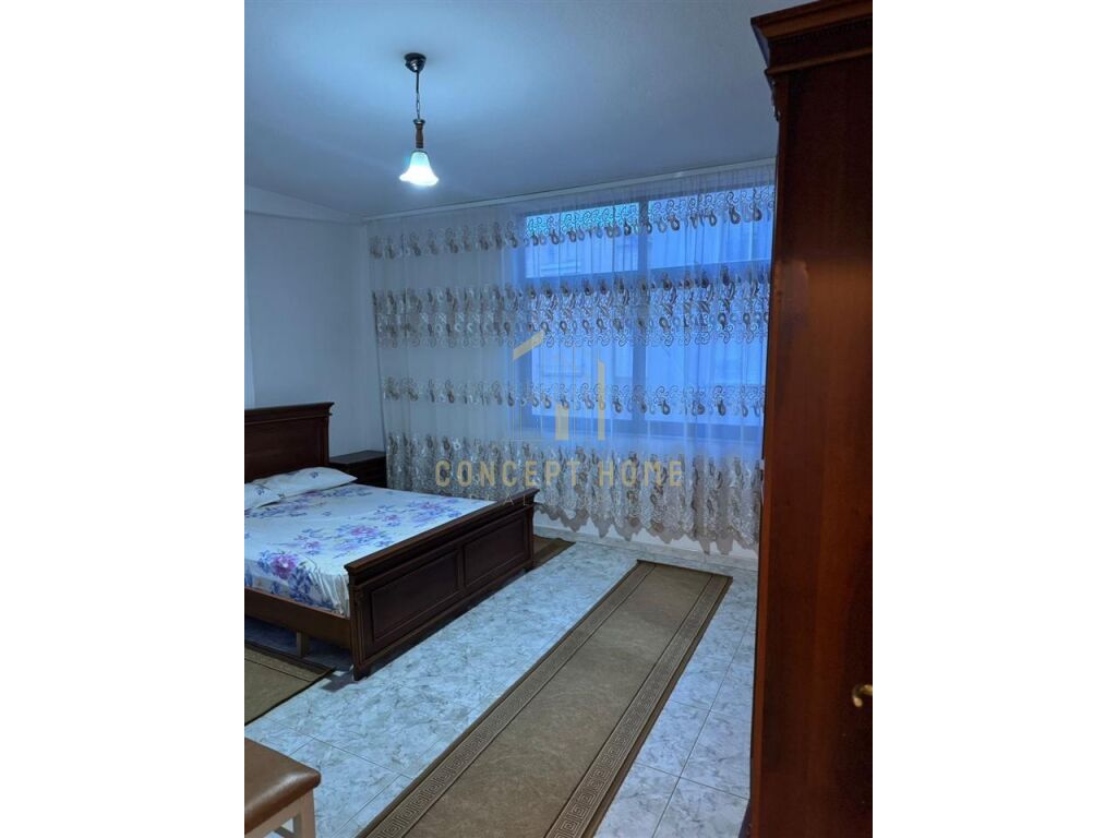 Jepet apartament me qera 2+1 te ish restorant durresi