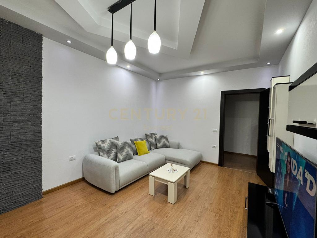 Blv. I ri, apartamento 2+1 para alugar