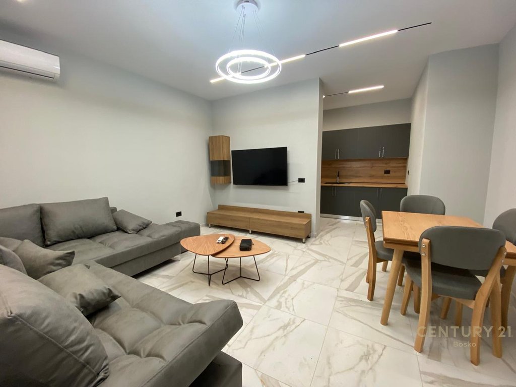 Blv. I ri, apartamento 2+1 para alugar