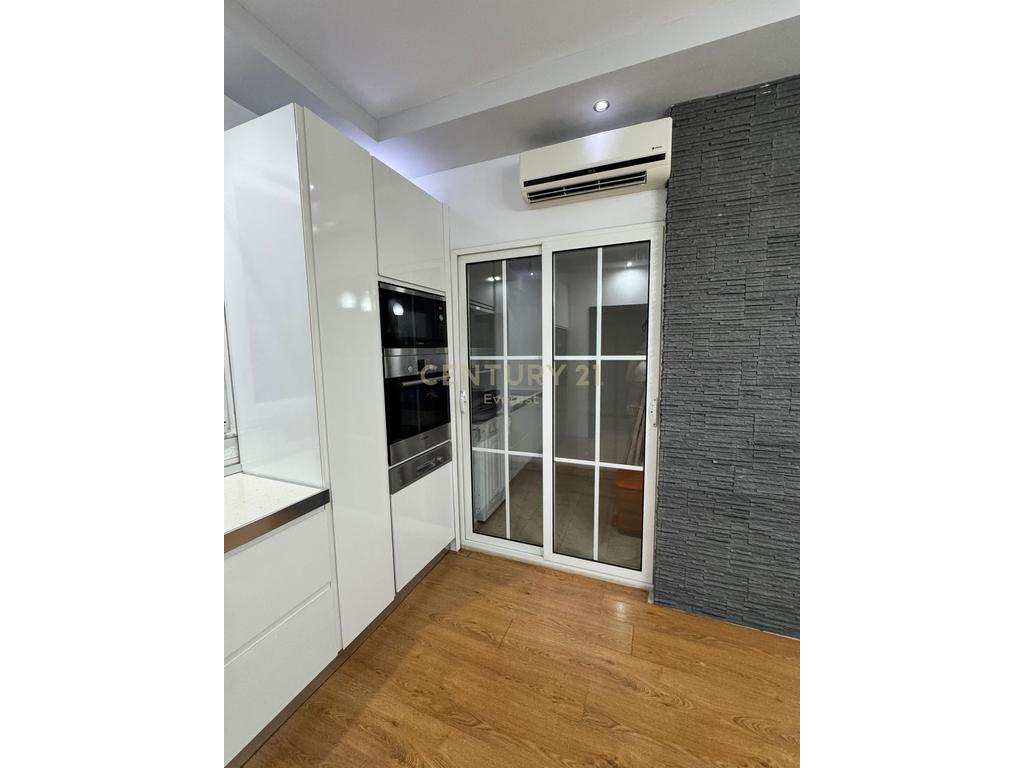 Blv. I ri, apartamento 2+1 para alugar