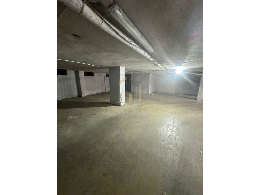 Garage for sale on 5 maji street, Tirana