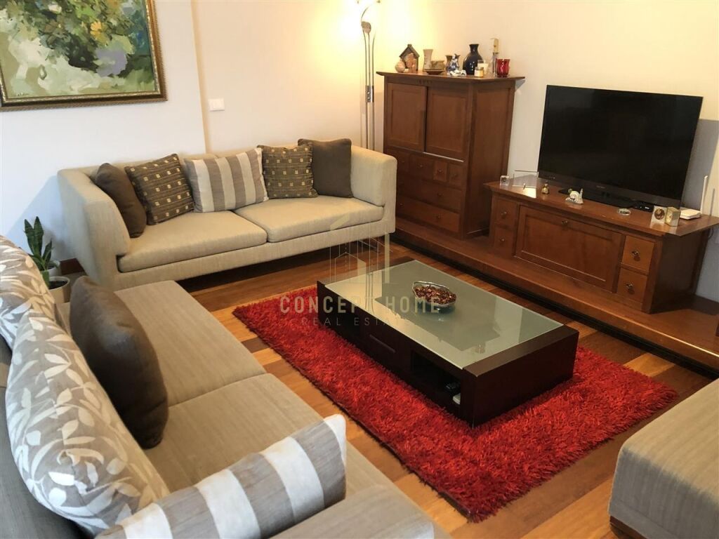 Apartament 3+2 për qira në myslym shyri, Tiranë