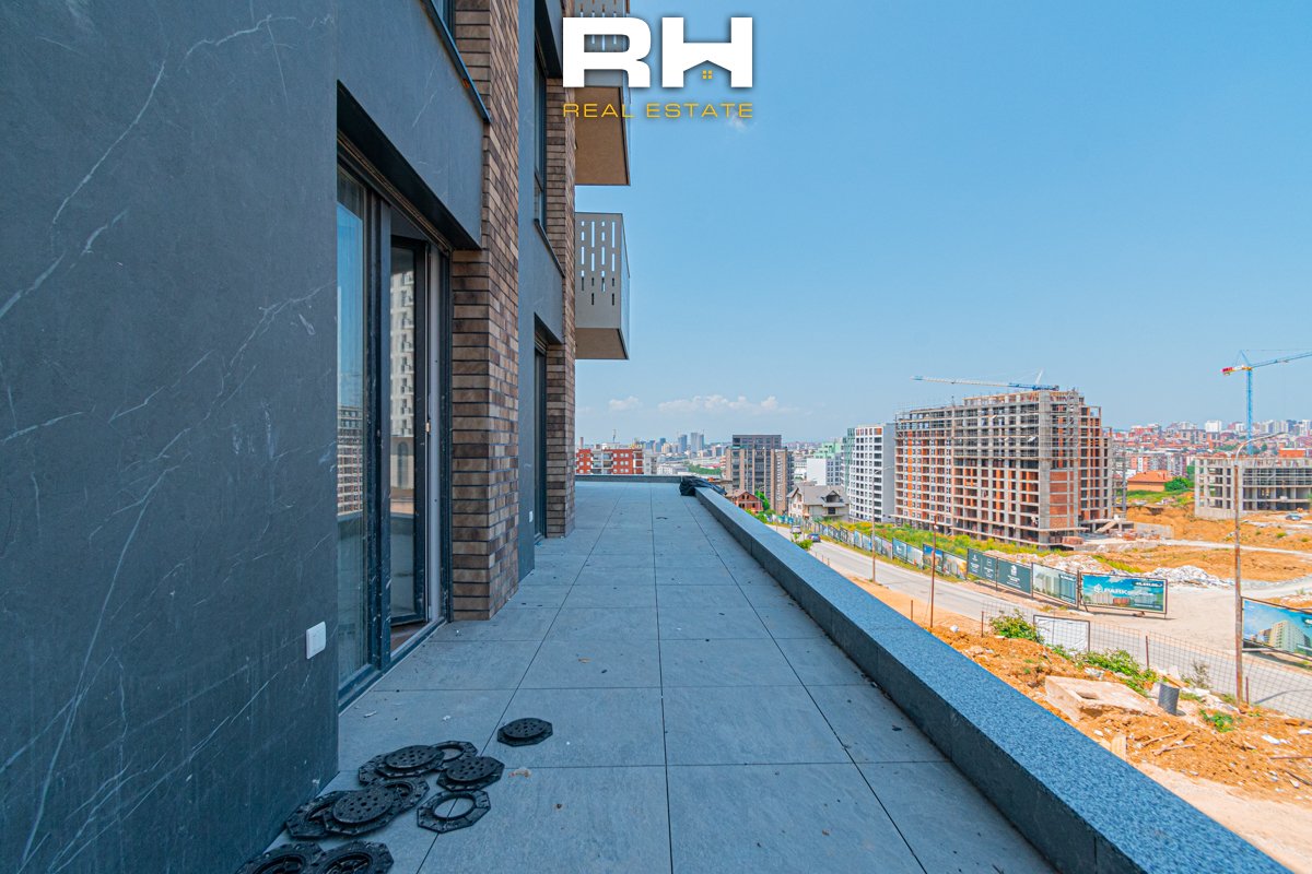 Zyre 114m²+80m² me #qira te Prishtina e Re