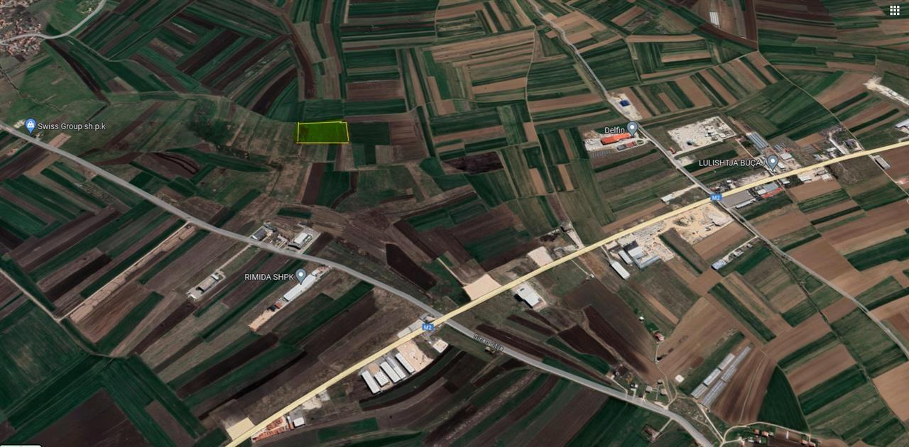 In vendita 2 ettari e 12 ares di terreno nella zona industriale a livagjë