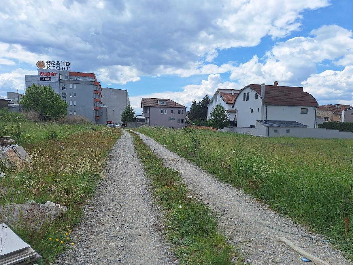4 ari grundstück hinter grandstore in Çagllavicë (2)