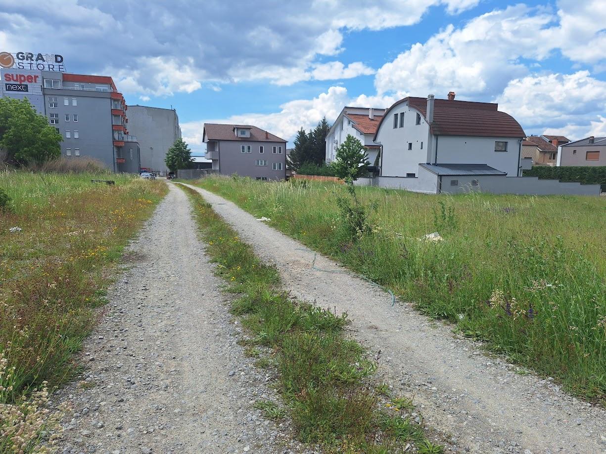4 ari grundstück hinter grandstore in Çagllavicë (3)