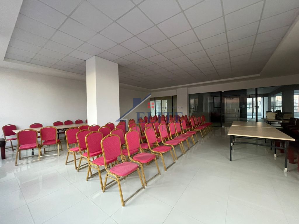 Espaço comercial para alugar em "Kamez"
