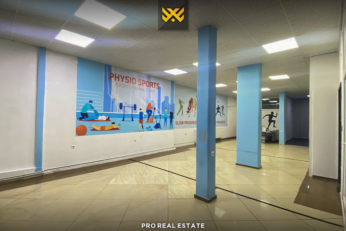 Espaço comercial de 110m² para alugar em vëllushë. (2)