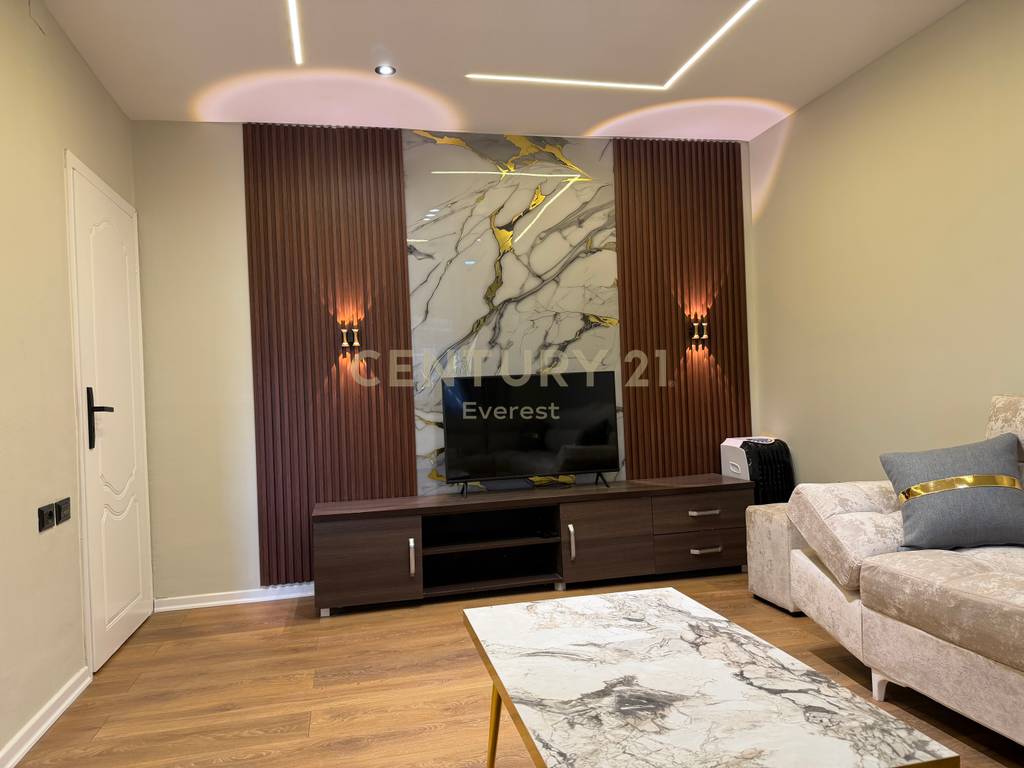 Ali Demi, apartament 3+1+2 në shitje !