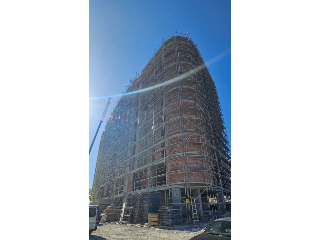 Ali Demi, apartament 3+1+2 në shitje !