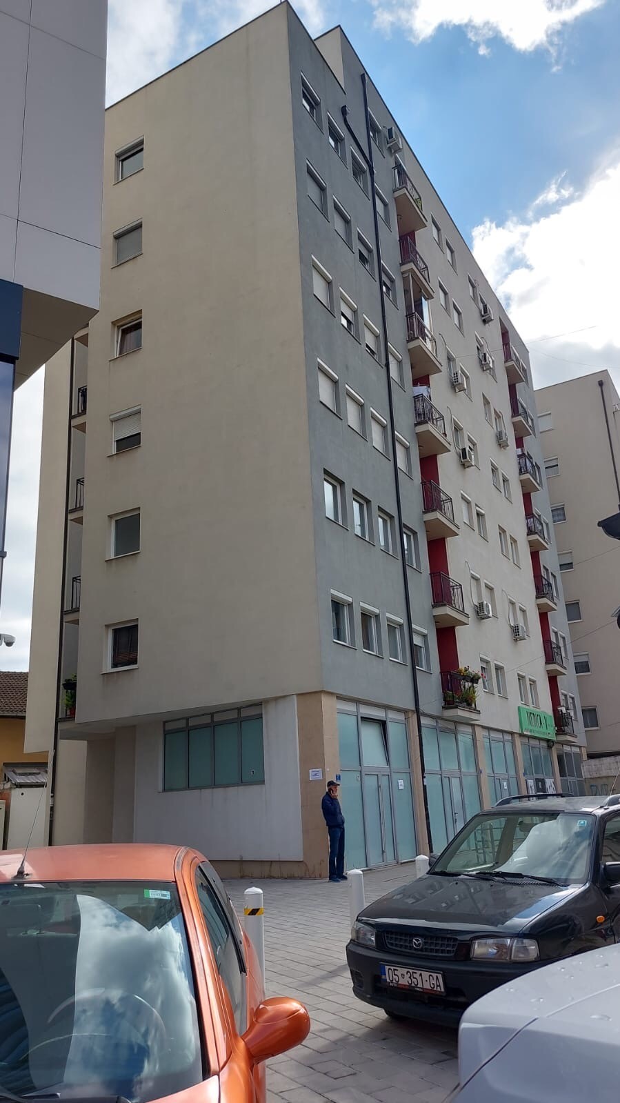 Banesë në shitje në Tophane