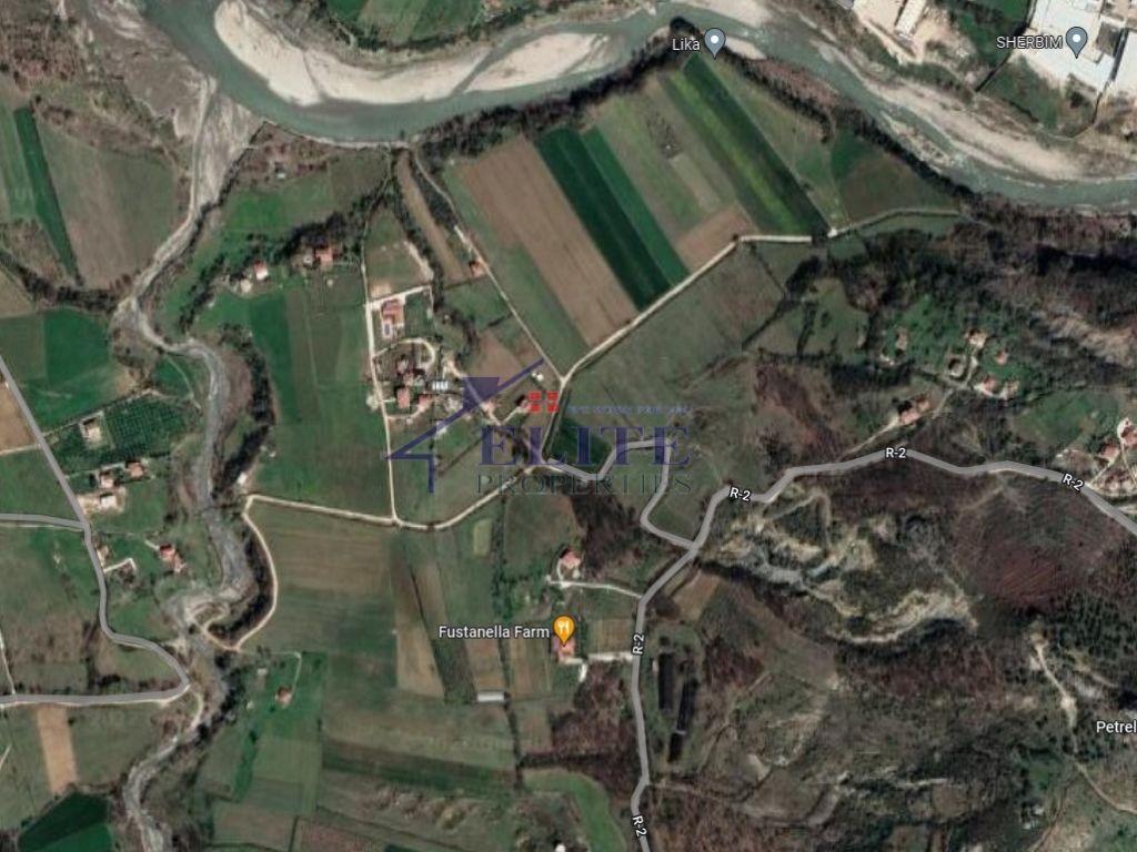 Land for sale in “Petrelë”