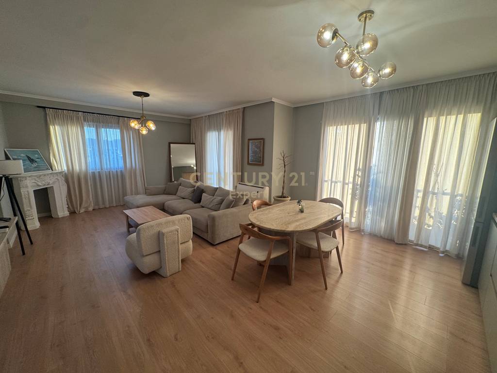 For rent apartment 2+1+2 on rruga e durrësit