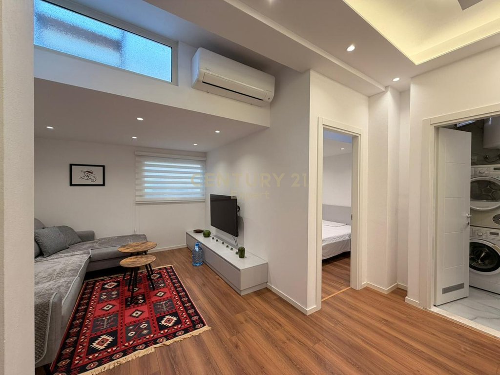 For rent apartment 2+1+2 on rruga e durrësit