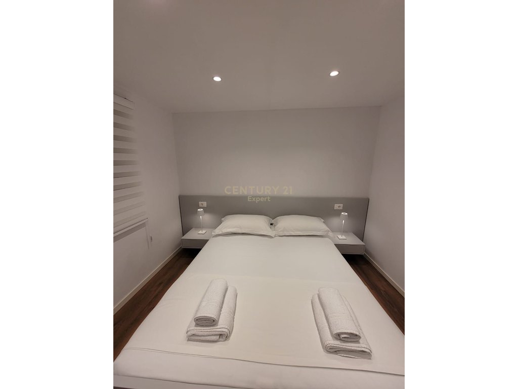 For rent apartment 2+1+2 on rruga e durrësit