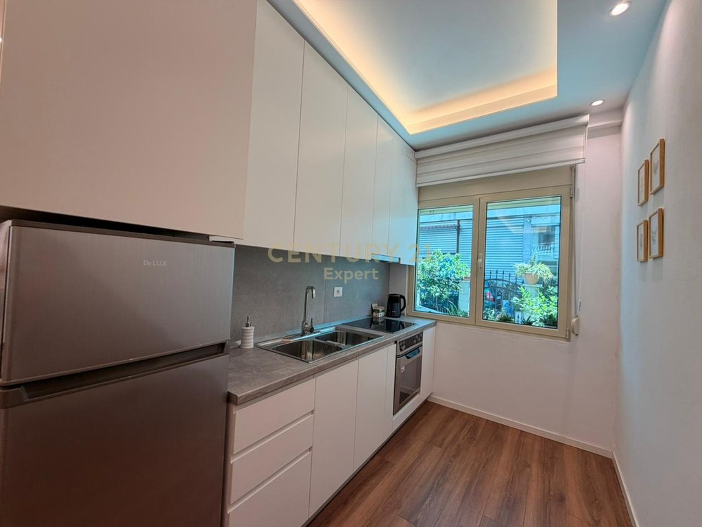 For rent apartment 2+1+2 on rruga e durrësit
