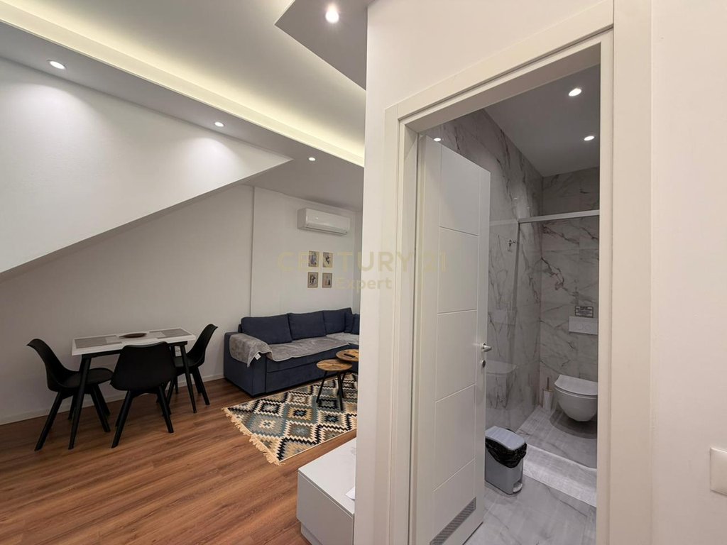 For rent apartment 2+1+2 on rruga e durrësit