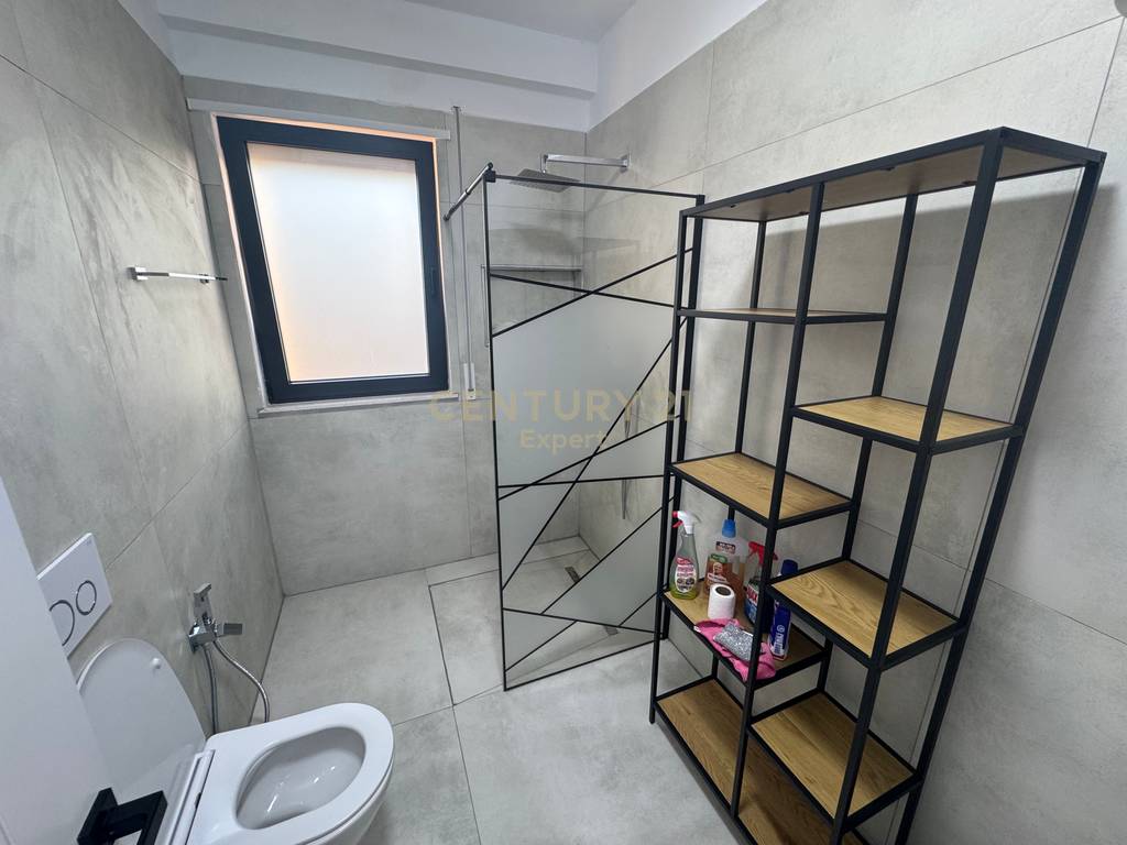 For rent apartment 2+1+2 on rruga e durrësit