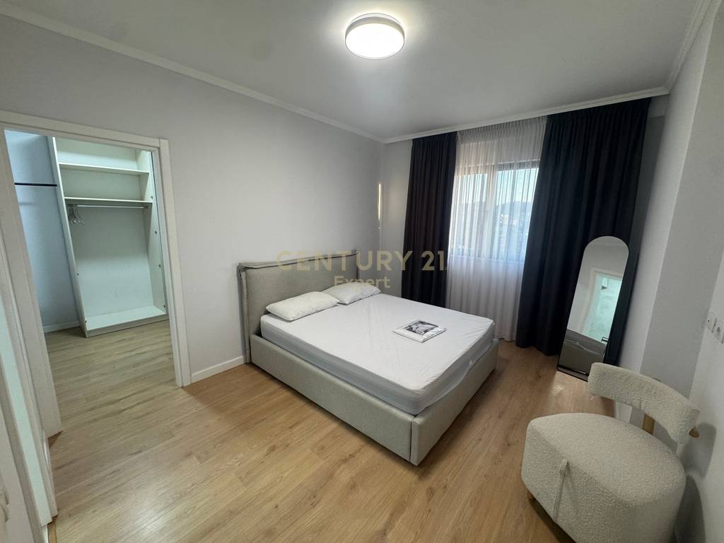 For rent apartment 2+1+2 on rruga e durrësit