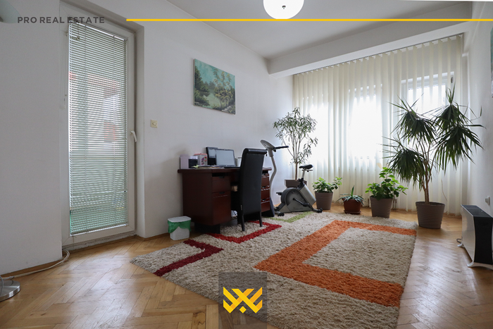 Appartamento di 176m² in vendita ad Aktash.
