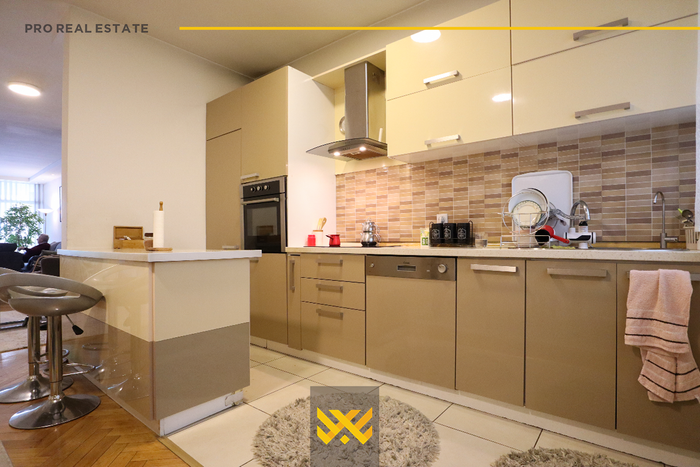 Appartamento di 176m² in vendita ad Aktash.