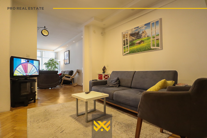Appartamento di 176m² in vendita ad Aktash.