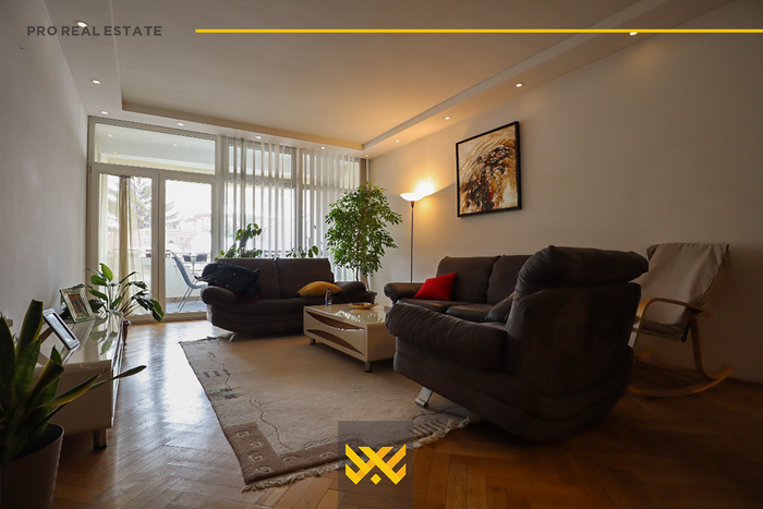 Appartamento di 176m² in vendita ad Aktash.