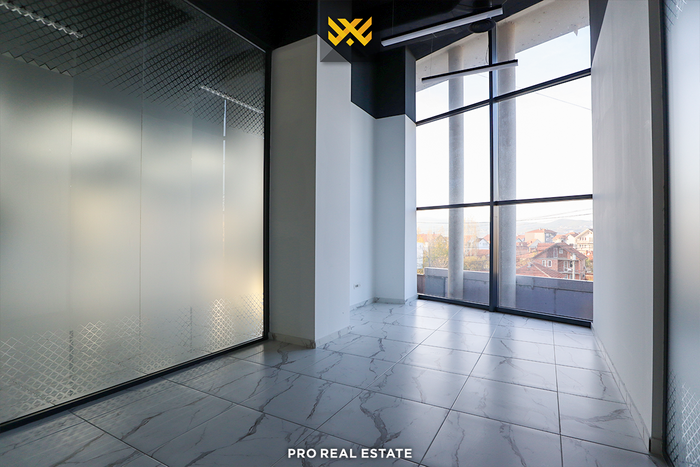 Object 3100m² for rent in Mitrovica