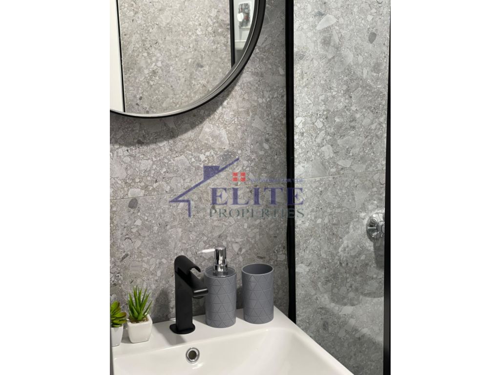 Apartamente me qira ditore pranë pedonales në qytetin e sarandës.