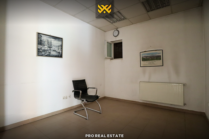 Locale commerciale di 52,3m² in affitto a emshir.