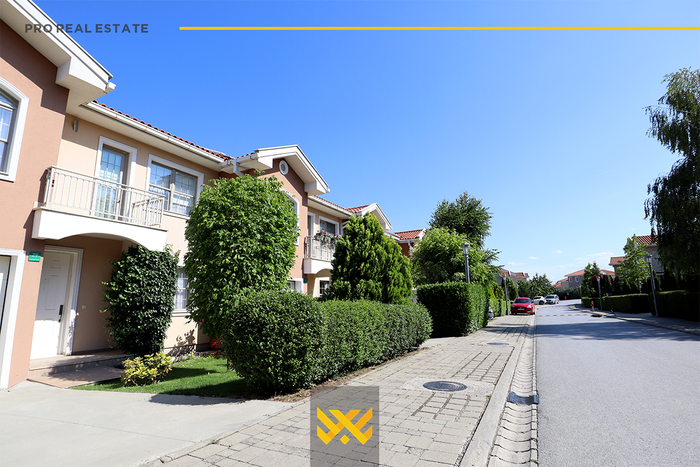 Casa di 250m² in affitto nel villaggio internazionale.