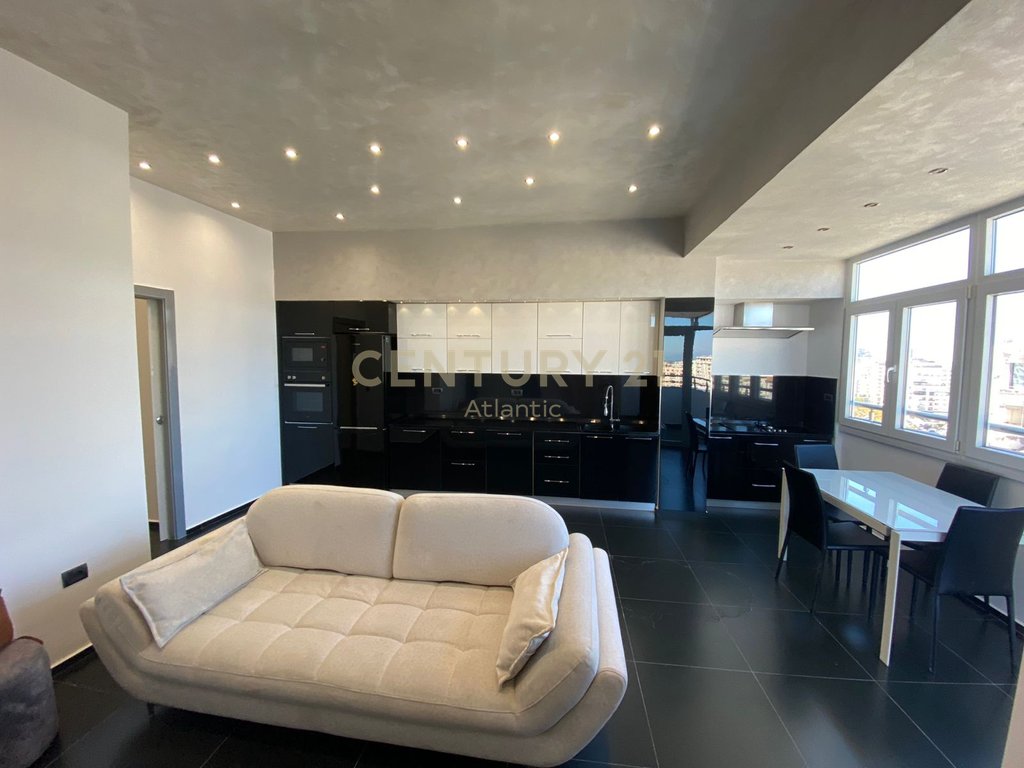 Appartement à vendre avec vue sur la mer + 2 places de parking sur la nouvelle route du port !