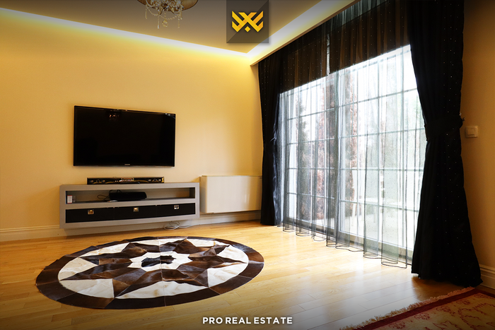 Casa de 266m² en alquiler en la aldea ndërkombëtar (2)