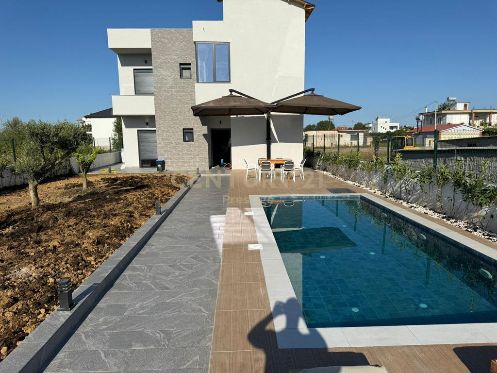 Villa for sale located in lalzit bay!
