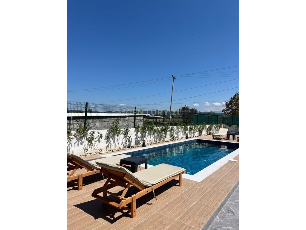 Villa for sale located in lalzit bay!