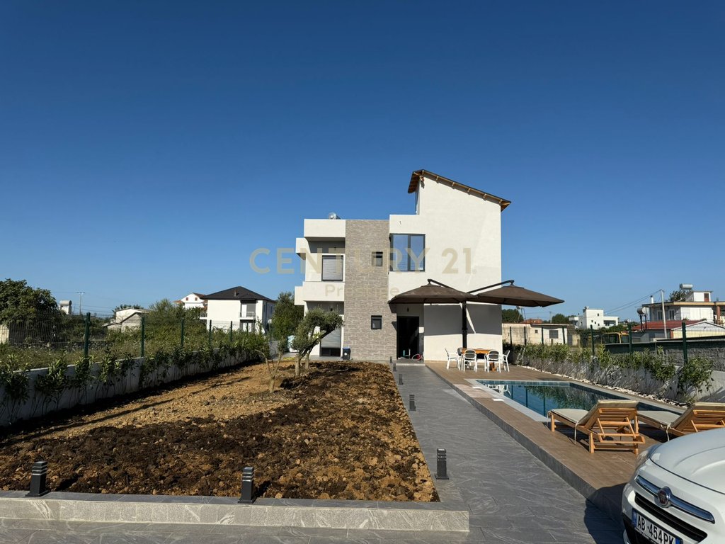 Villa for sale located in lalzit bay!