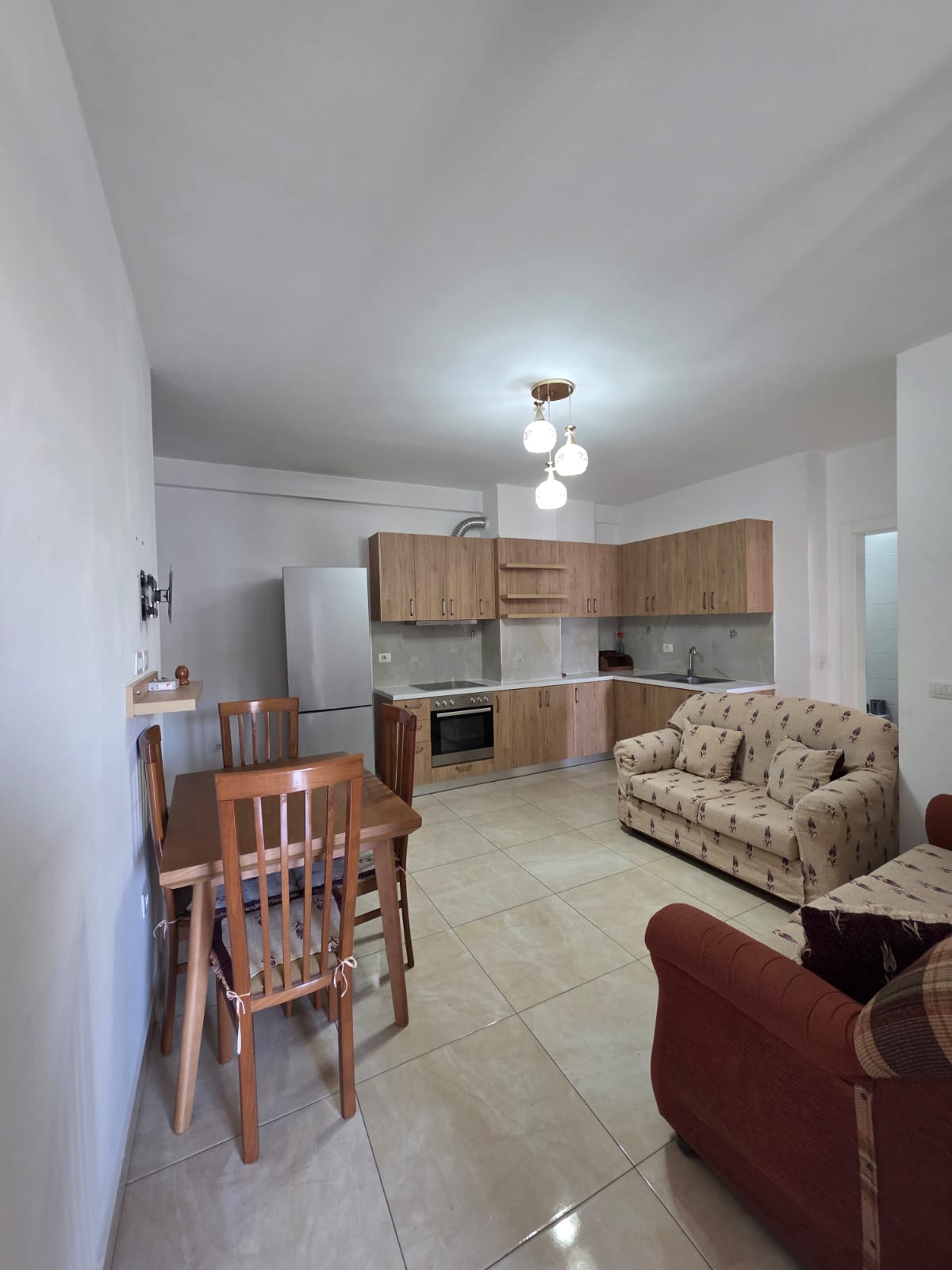 Qera | apartament 2 + 1 | rruga sokrat miho | 450 €/muaj