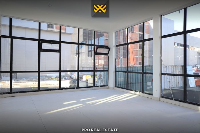 Gewerbefläche 150+150m² zu mieten in Veternik.
