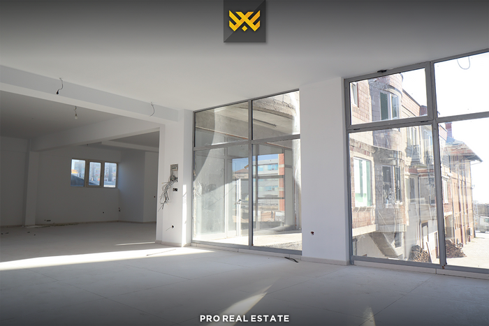 Gewerbefläche 150+150m² zu mieten in Veternik.