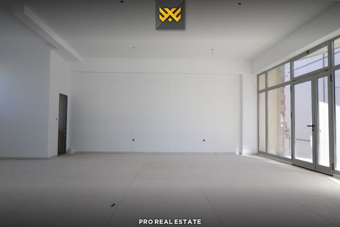 Gewerbefläche 150+150m² zu mieten in Veternik.